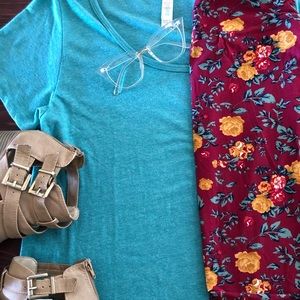 LuLaRoe Outfit Classic T & OS Leggings